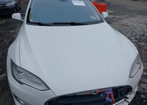 2013 Tesla Model S from USA, damaged, VIN 5YJSA1DP6DFP04116
